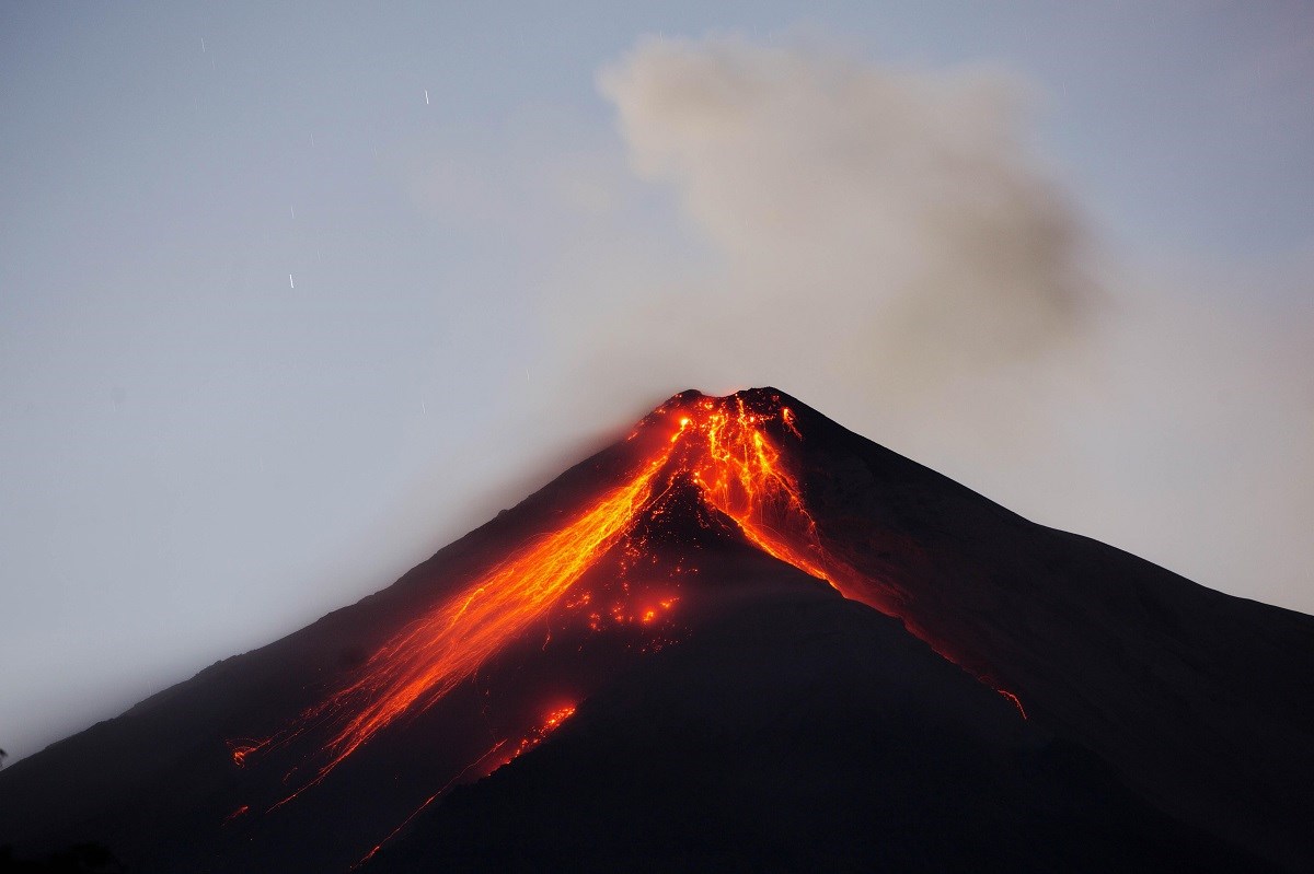 Vulkan u Gvatemali opet eruptira, broj mrtvih popeo se na 69