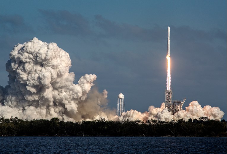 SpaceX će uskoro prevoziti astronaute u svemir