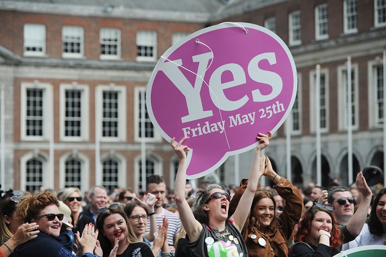 Pobačaj u Irskoj nije moguć ni sto dana nakon povijesnog referenduma
