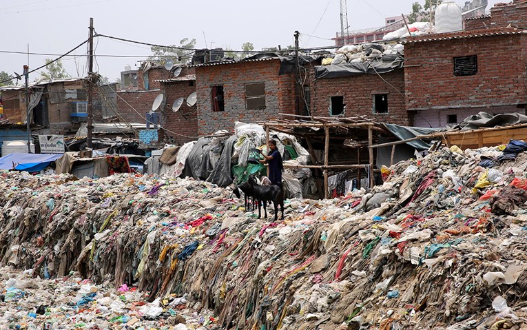 Ovi Indijci zarađuju prodajući smeće