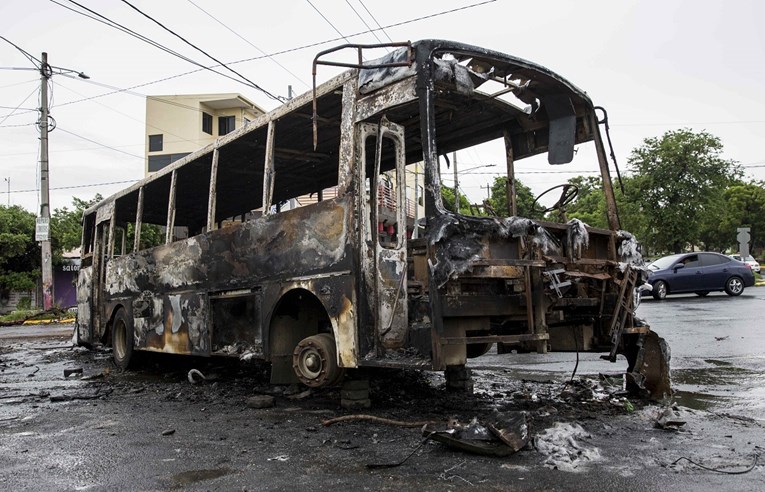 Srednjoškolci kojima je izgorio autobus u Švicarskoj uskoro u Splitu