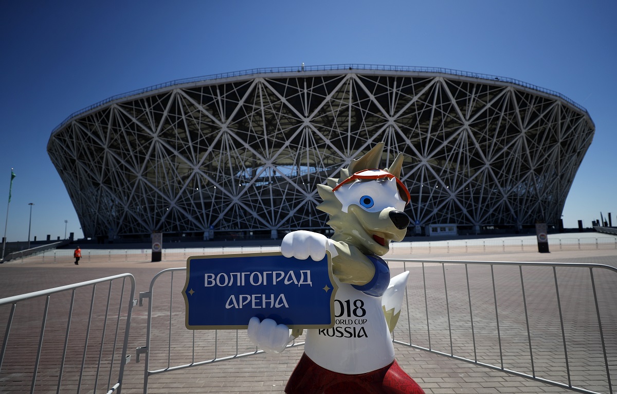 Englezi na mukama: Stadion pod najezdom muha i komaraca