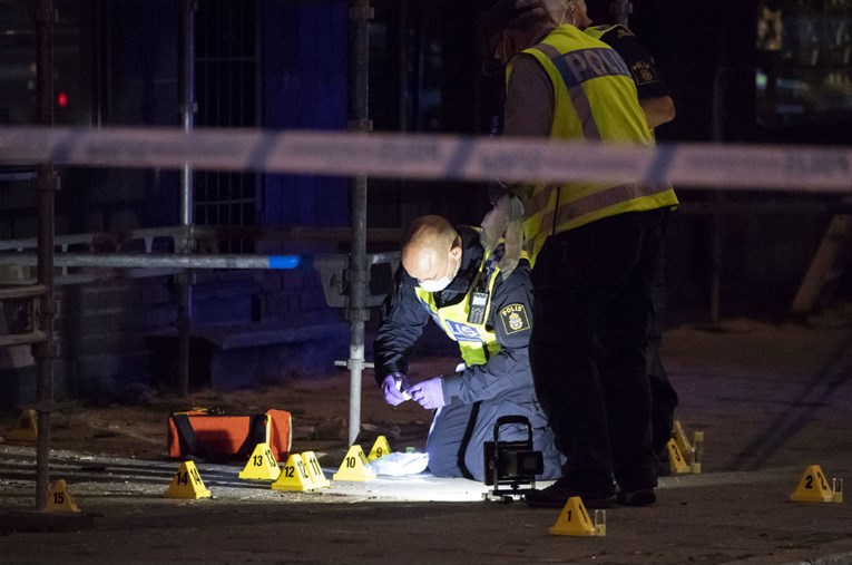 Napad pred kafićem u švedskom Malmu, troje mrtvih