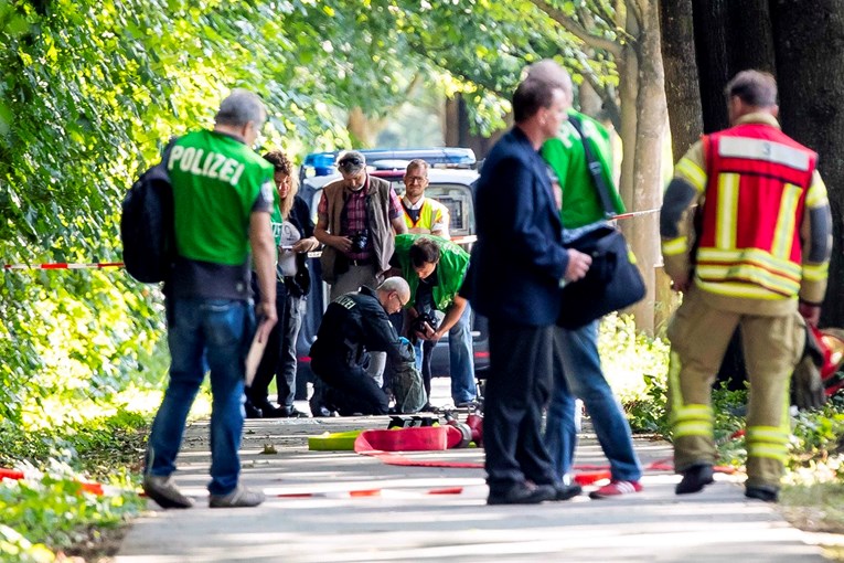 Njemačka policija: "U napadu je ozlijeđeno devet osoba, napadač je na ispitivanju"