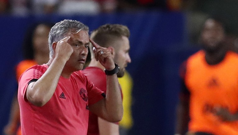 Mourinhovo prokletstvo treće sezone: Svađa se s upravom i kritizira igrače