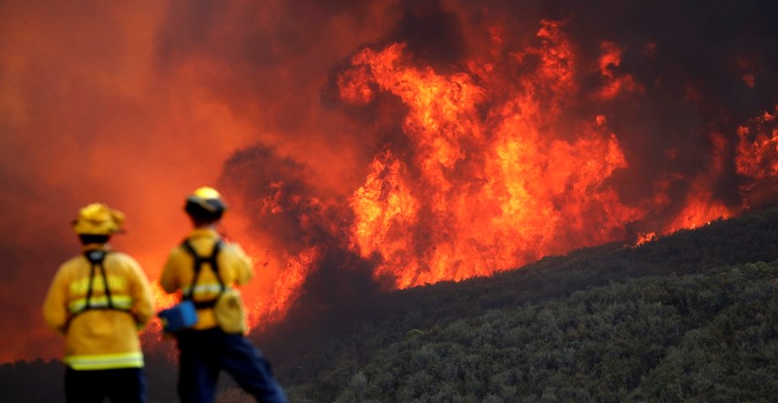 Najveći požar u Kaliforniji gorjet će do kraja mjeseca, gase ga i zatvorenici