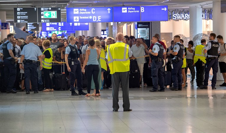 Francuska obitelj izbjegla aerodromsku kontrolu pa izazvala kaos u Frankfurtu