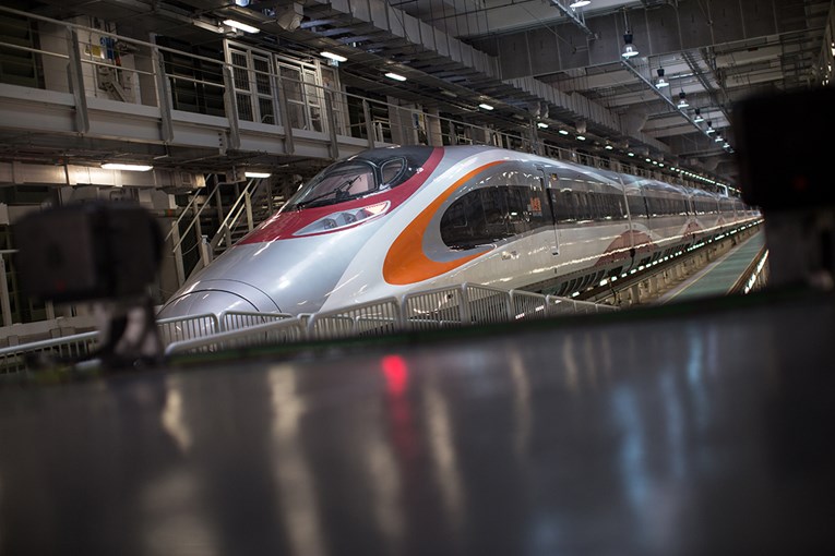 VIDEO Futuristički vlak spojio Hong Kong i Kinu