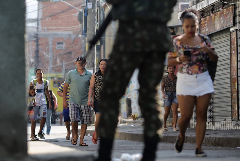 Najmanje 13 osoba ubijeno u policijskoj operaciji u favelama Rio de Janeira