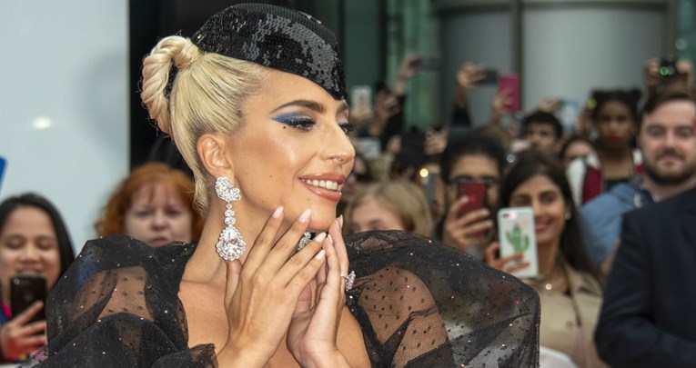 Nitko nije primijetio da Lady Gaga već mjesecima nosi zaručnički prsten