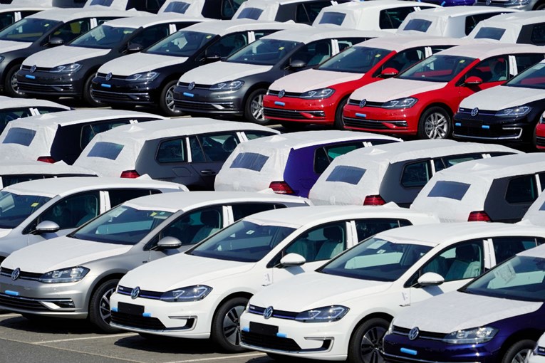 Smanjila se potražnja za novim automobilima u EU