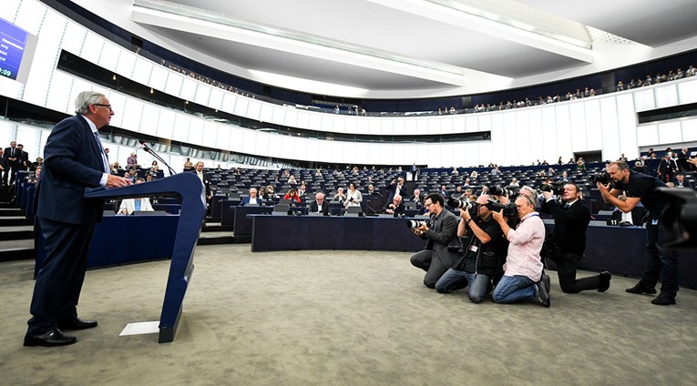 U podužem govoru Juncker je upozorio da EU treba definirati stav o Balkanu