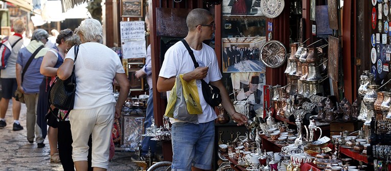 Žene zaposlene u javnim službama u Sarajevu sutra ne moraju na posao