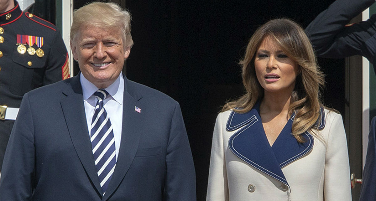Sve za modu: Melania Trump se na ljetnim temperaturama kuha u zimskom kaputu