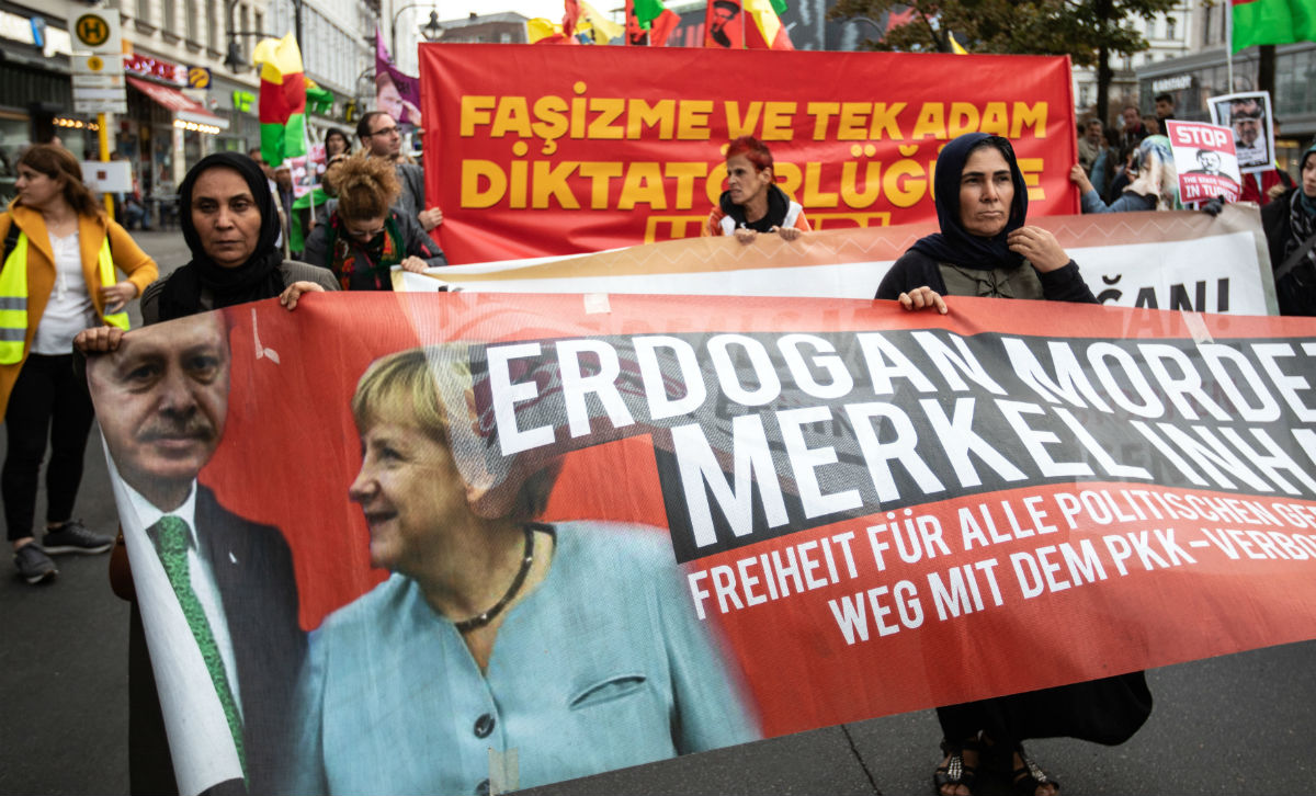Erdogan stiže u Njemačku, Merkel odbila doći na svečanu večeru u njegovu čast
