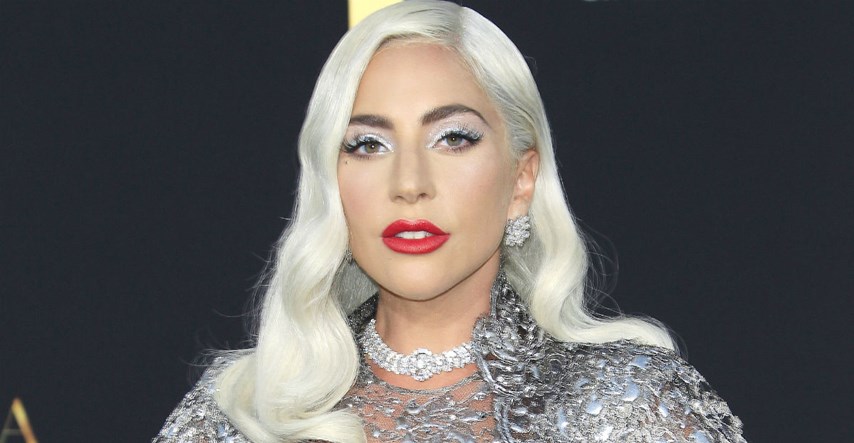 Lady Gaga vraća glamur u Hollywood omotana u srebrnu čipku