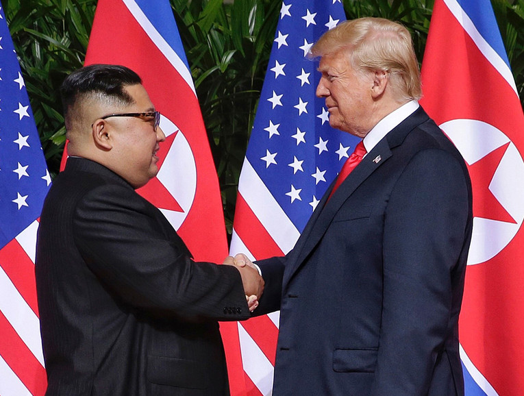 Trump kaže da se nada susretu s Kim Jong-unom početkom godine