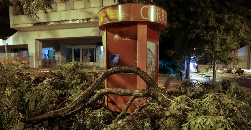 Strahovita oluja čupala je stabla diljem Portugala i Španjolske