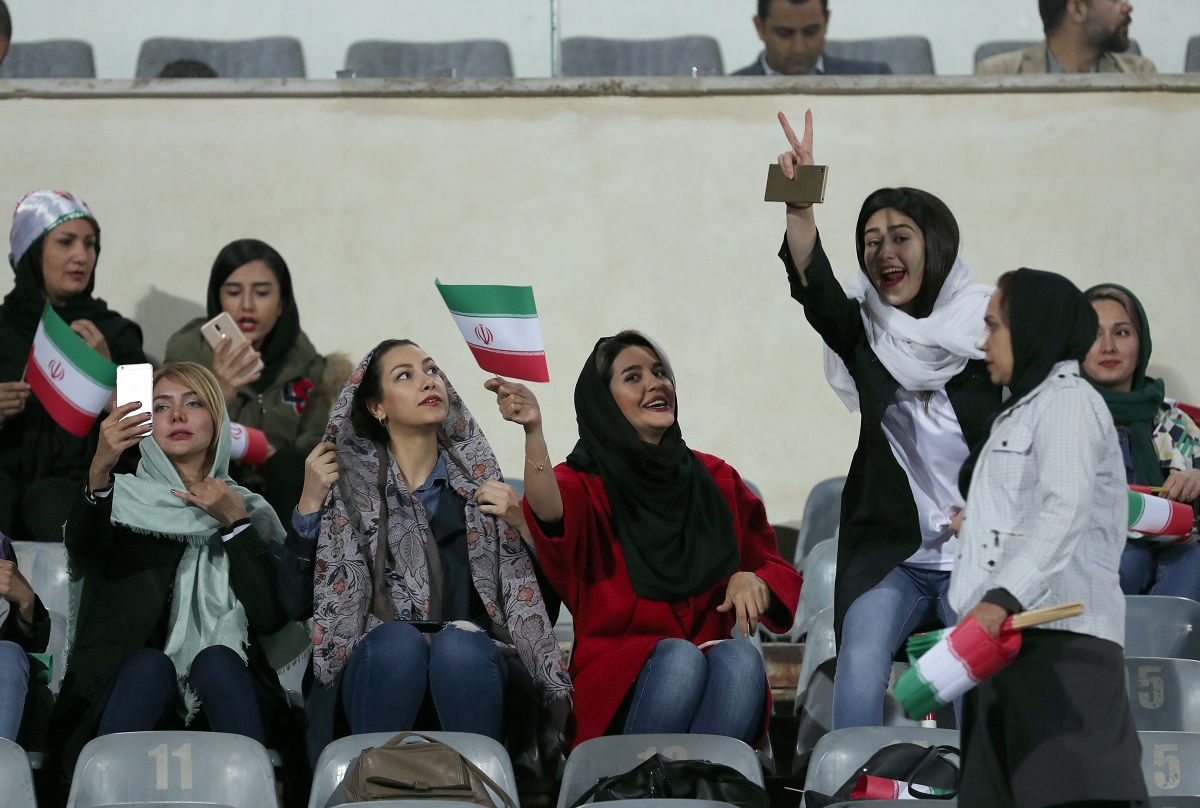 Iranski tužitelj zbog žena na tribinama prijeti uhićenjima: "Štetne su"