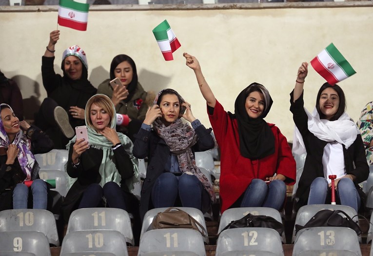 Iranci nakon 37 godina dopustili ženama da nogometnu utakmicu prate sa stadiona