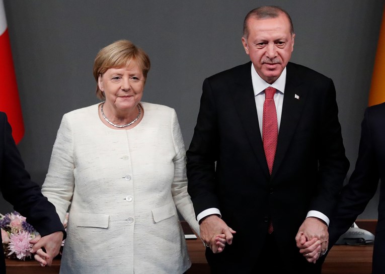 Merkel razgovarala s Erdoganom, rekla mu da djeluje odgovorno u Siriji