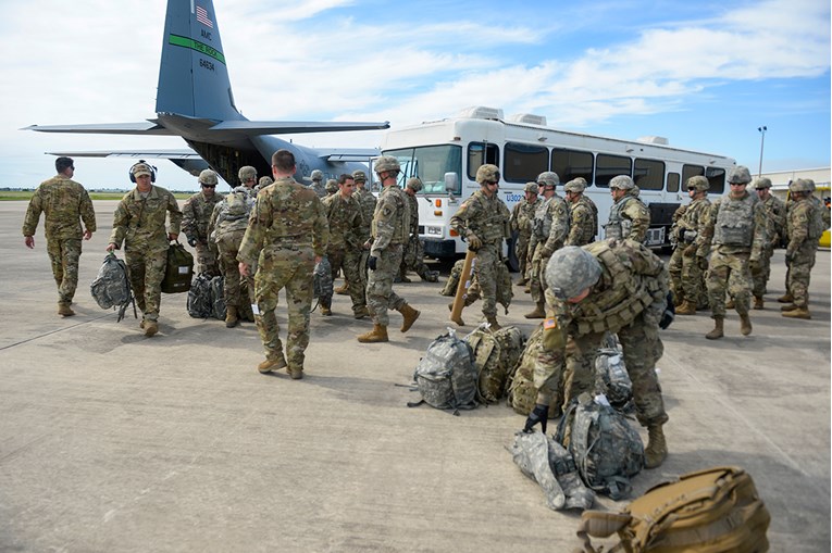 Trump šalje novih 3750 vojnika na granicu s Meksikom