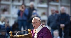 Papa izjavio da je potresen zbog žrtava džihadističkog napada u Egiptu