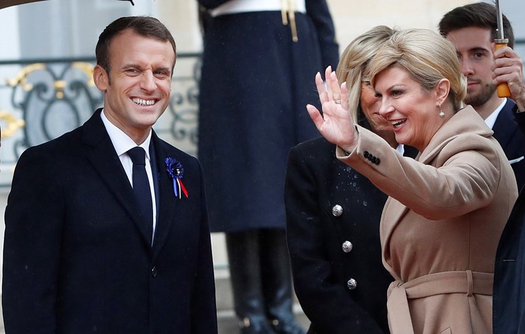 Macron dočekao Kolindu pred Elizejskom palačom, evo što joj je rekao