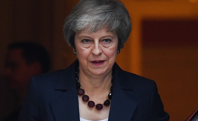 May uvjerila ministre da podrže nacrt Brexita. Sad je čeka borba u parlamentu