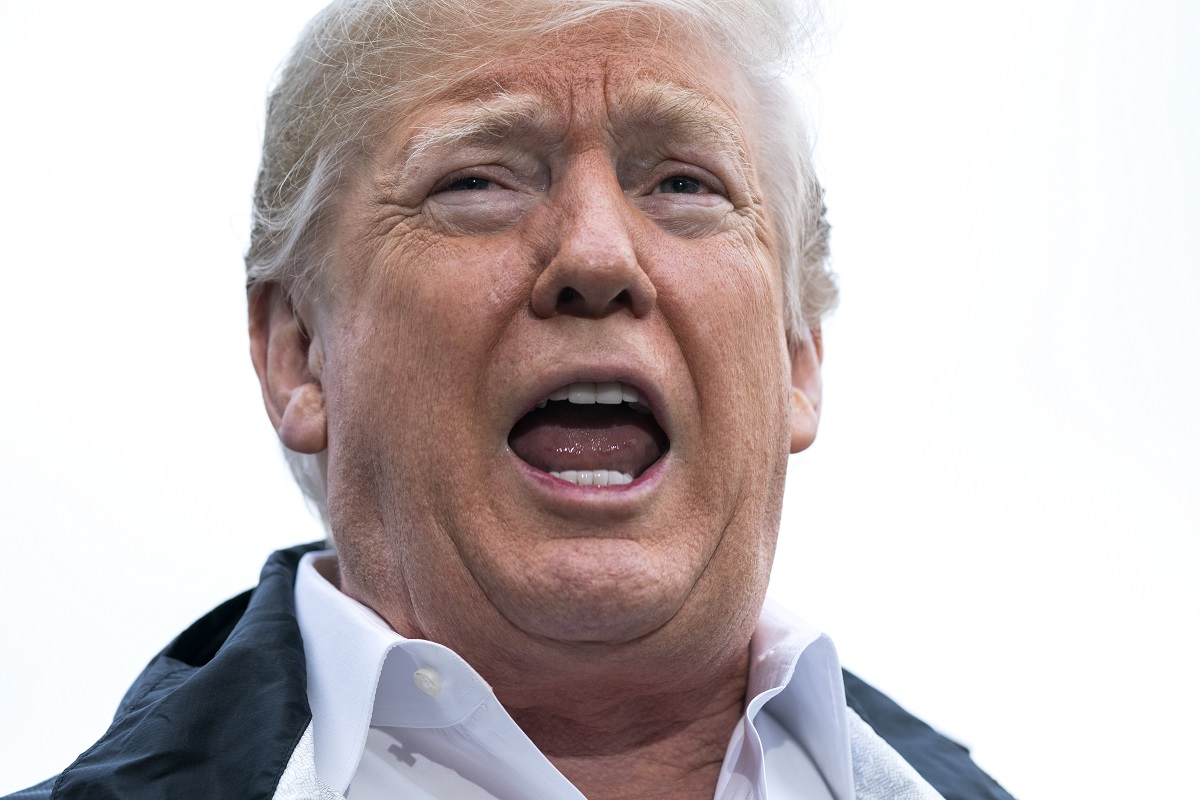 Trump na granicu šalje vojsku da štiti imigracijske službenike od migranata?
