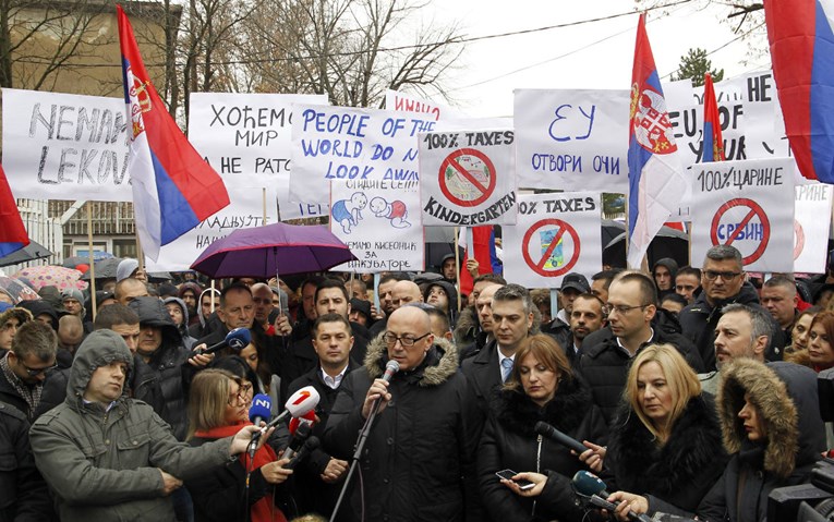 Albanci i Srbi prepucavaju se oko carina, oglasio se šef UN-ove misije na Kosovu
