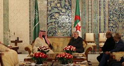 Saudijski princ u Alžiru. Na prvoj je inozemnoj turneji nakon ubojstva novinara