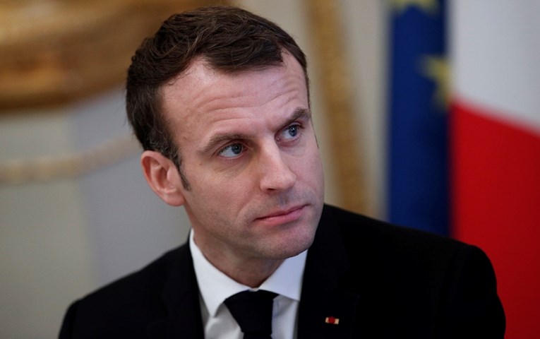 Macron održava sastanke uoči obraćanja naciji. Što će poručiti?