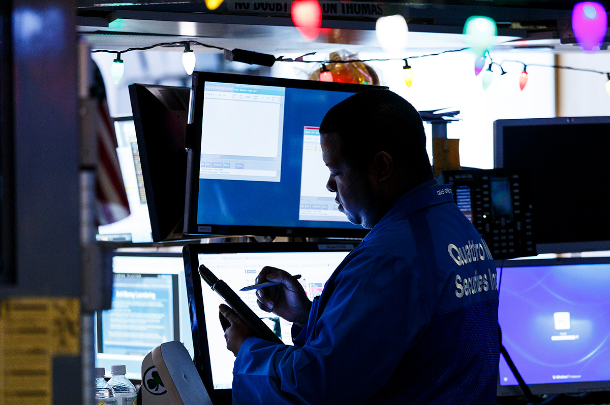 Na Wall Streetu Dow Jones blago porastao, S&P blago pao