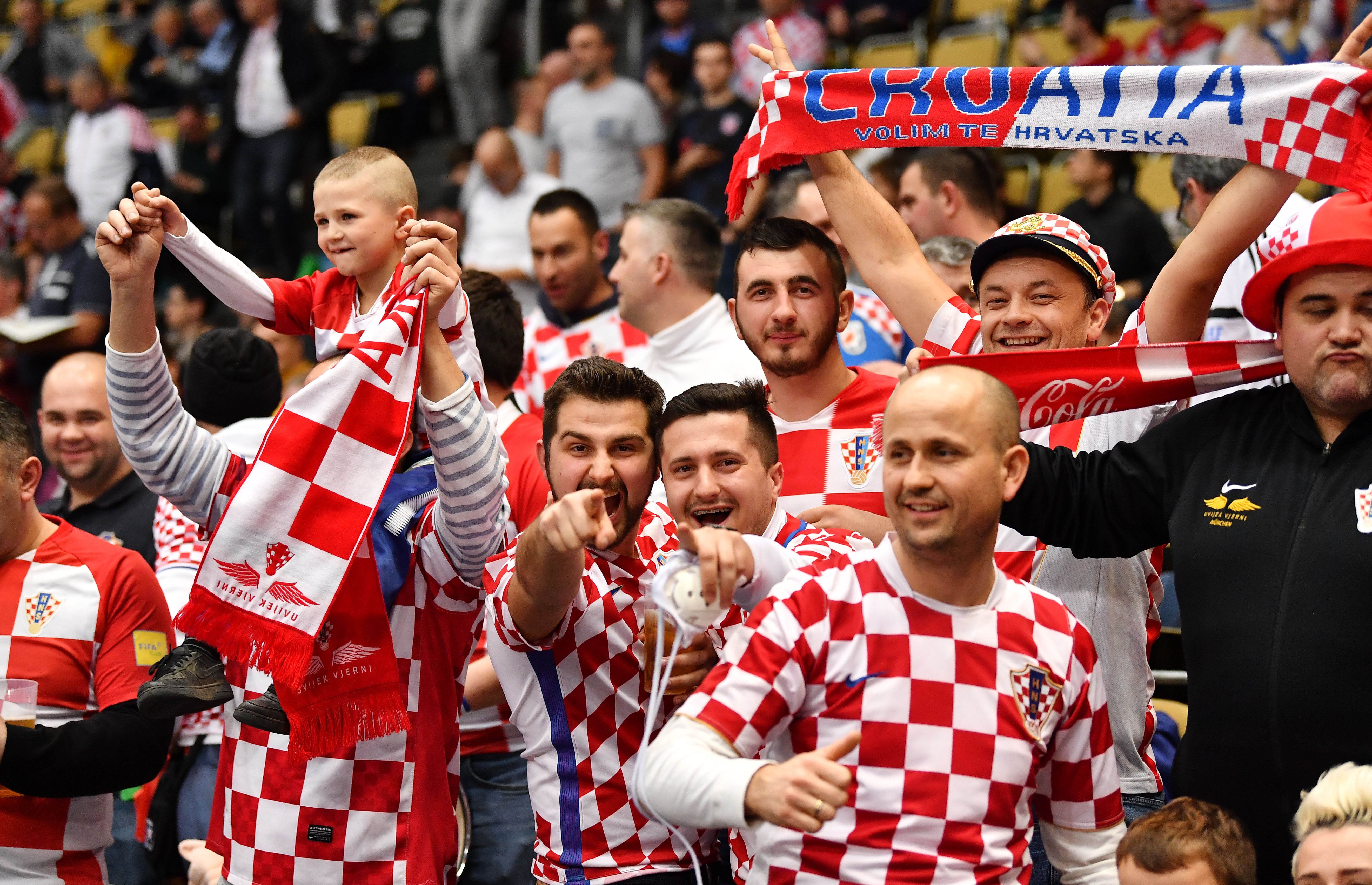 FOTO Tribine gorjele kao nikad, Španjolska pala u paklu hrvatskih navijača