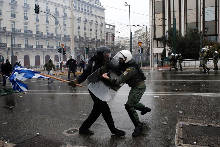 Zbog Makedonije: U sukobima policajaca i prosvjednika u Ateni ima i ozlijeđenih
