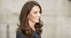 Kate Middleton izgleda chic u bezvremenskom Chanelovom kompletiću