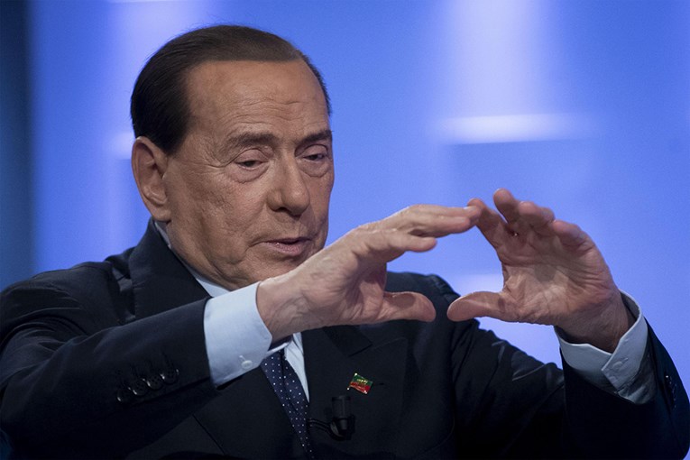 Berlusconija Hitna odvela u bolnicu