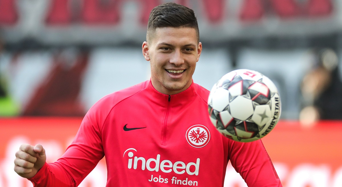 Jović u Eintrachtu do 2023. godine, kupili ga za samo sedam milijuna eura