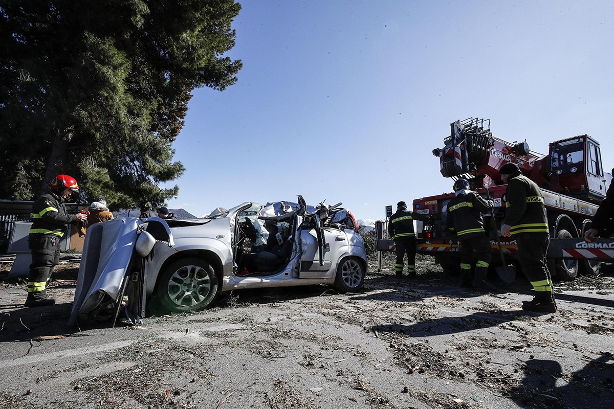 Nevrijeme u Italiji: Troje mrtvih zbog jakog vjetra, snijeg iznenadio na jugu