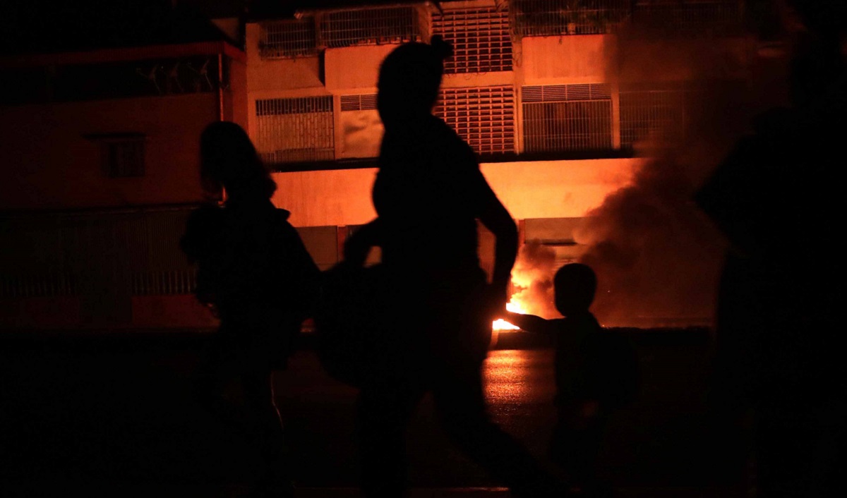 U Venezueli ne rade semafori, mobilna mreža ni internet. Maduro za sve krivi SAD