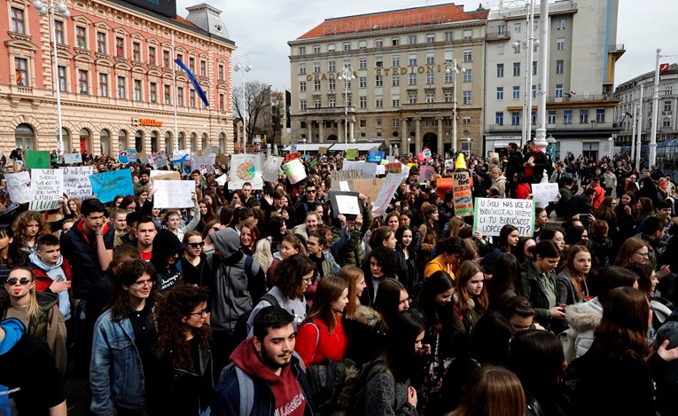Hrvatski učenici prosvjedovali zbog klime: "Tu smo da pokažemo otpor sistemu"