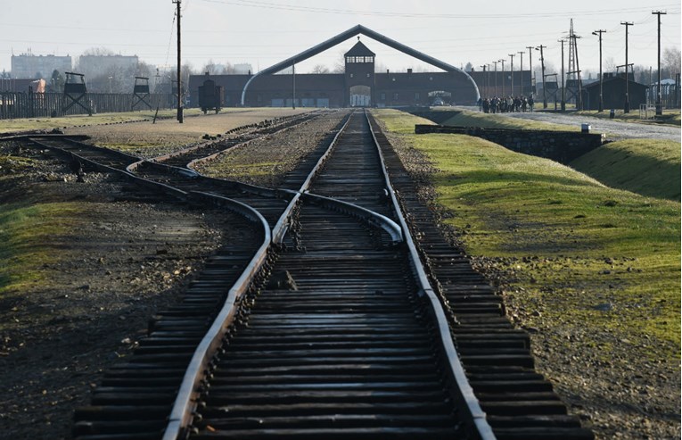 Posljednji francuski logoraši u Auschwitzu: "Moramo mladima ispričati što znamo"