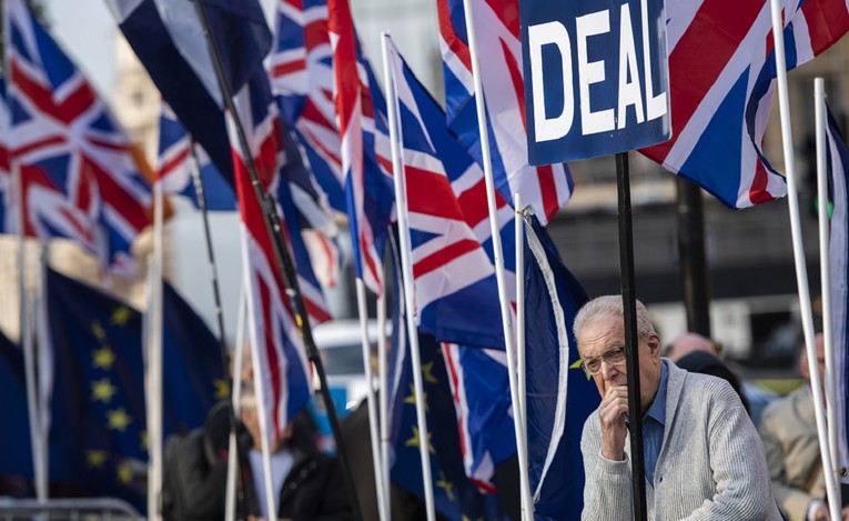 Britanci su danas trebali izaći iz EU-a. Umjesto toga, događa se kaos