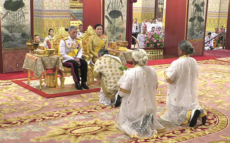 Okrunjen tajlandski kralj: "Vladat ću pravedno, za sva vremena"