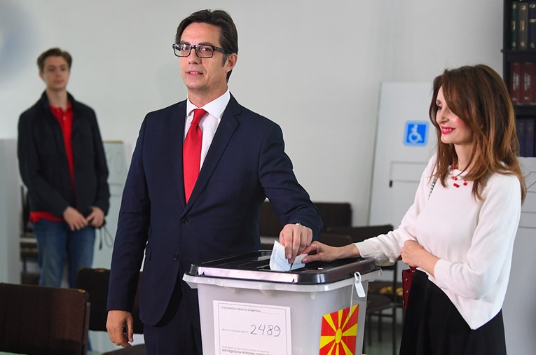 Stevo Pendarovski u vodstvu na izborima u Sjevernoj Makedoniji