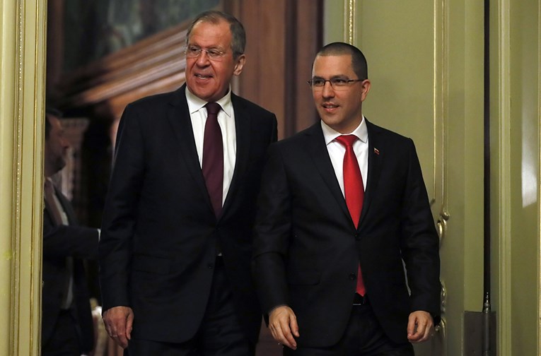 Lavrov pozvao SAD da "odustane od neodgovornih planova" oko Venezuele