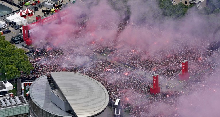 Spektakl u Amsterdamu: Pogledajte čudesne kadrove s Ajaxove proslave titule