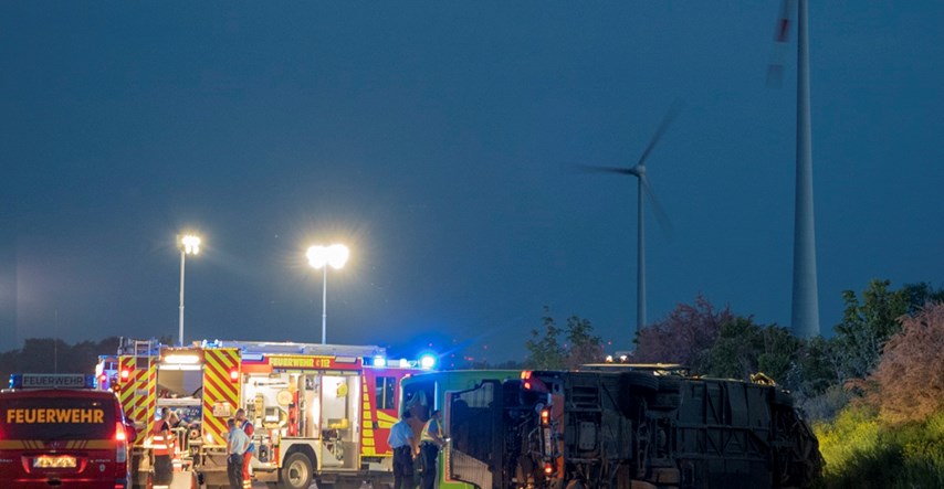 U nesreći FlixBusa u Njemačkoj poginula jedna osoba, preko 60 ozlijeđeno