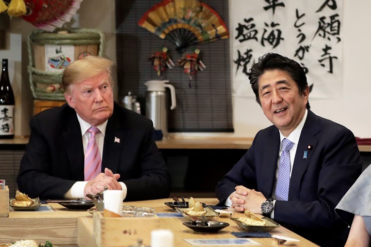 Sastali se Trump i Abe